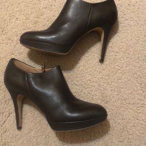 Vince camuto VC-Elvin bootie